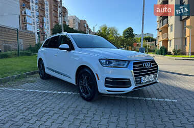Позашляховик / Кросовер Audi Q7 2018 в 