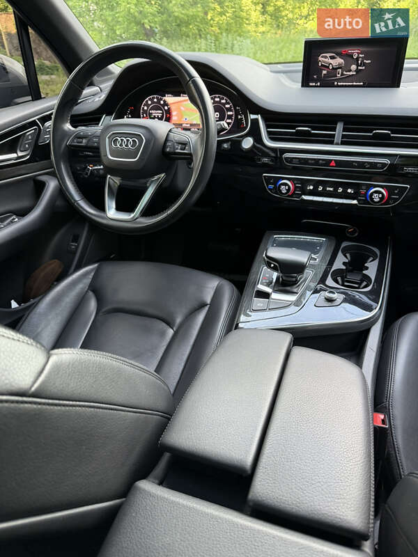 Позашляховик / Кросовер Audi Q7 2017 в Києві