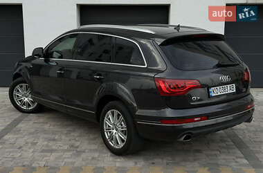 Позашляховик / Кросовер Audi Q7 2012 в 