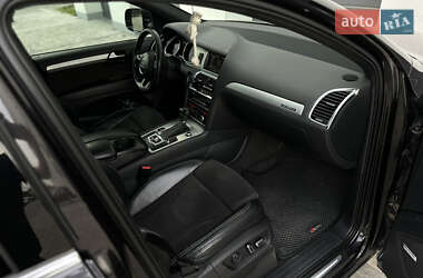 Позашляховик / Кросовер Audi Q7 2012 в 