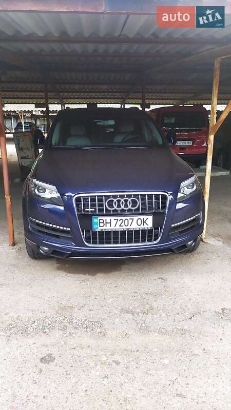 Внедорожник / Кроссовер Audi Q7 2014 в 