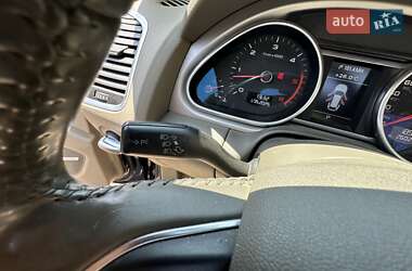 Внедорожник / Кроссовер Audi Q7 2012 в 