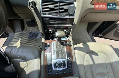 Внедорожник / Кроссовер Audi Q7 2012 в 