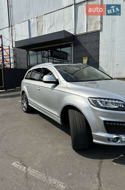 Позашляховик / Кросовер Audi Q7 2007 в 