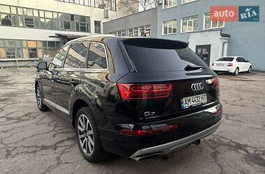 Внедорожник / Кроссовер Audi Q7 2017 в 