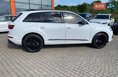 Внедорожник / Кроссовер Audi Q7 2020 в 