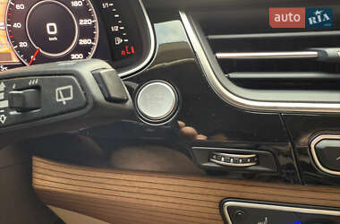 Позашляховик / Кросовер Audi Q7 2016 в 