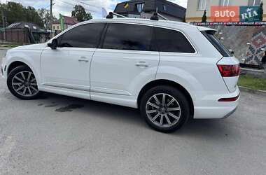 Внедорожник / Кроссовер Audi Q7 2017 в 