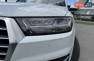Внедорожник / Кроссовер Audi Q7 2017 в 
