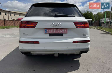 Внедорожник / Кроссовер Audi Q7 2017 в 