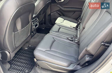 Внедорожник / Кроссовер Audi Q7 2017 в 