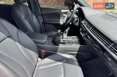 Внедорожник / Кроссовер Audi Q7 2017 в 