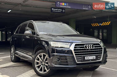 Внедорожник / Кроссовер Audi Q7 2016 в 
