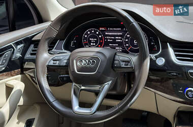 Внедорожник / Кроссовер Audi Q7 2016 в 