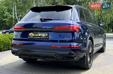Внедорожник / Кроссовер Audi Q7 2021 в 