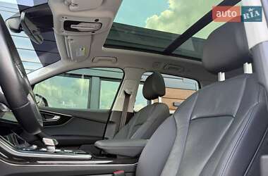 Внедорожник / Кроссовер Audi Q7 2022 в 