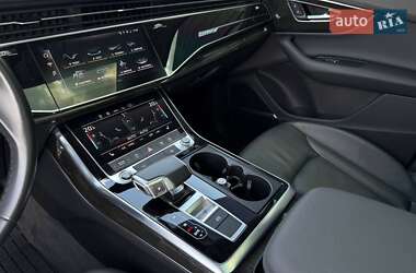 Внедорожник / Кроссовер Audi Q7 2022 в 