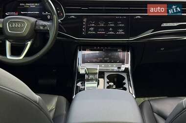 Внедорожник / Кроссовер Audi Q7 2022 в 