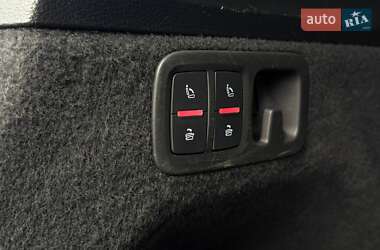 Внедорожник / Кроссовер Audi Q7 2022 в 