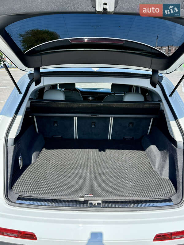 Позашляховик / Кросовер Audi Q7 2020 в Одесі фото 17 Позашляховик / Кросовер Audi Q7 2020 в Одесі