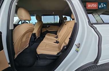 Внедорожник / Кроссовер Audi Q7 2020 в 