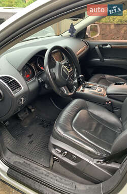 Внедорожник / Кроссовер Audi Q7 2011 в 