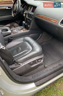 Внедорожник / Кроссовер Audi Q7 2011 в 