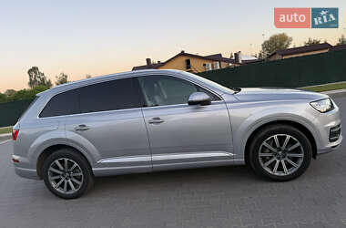 Внедорожник / Кроссовер Audi Q7 2018 в 