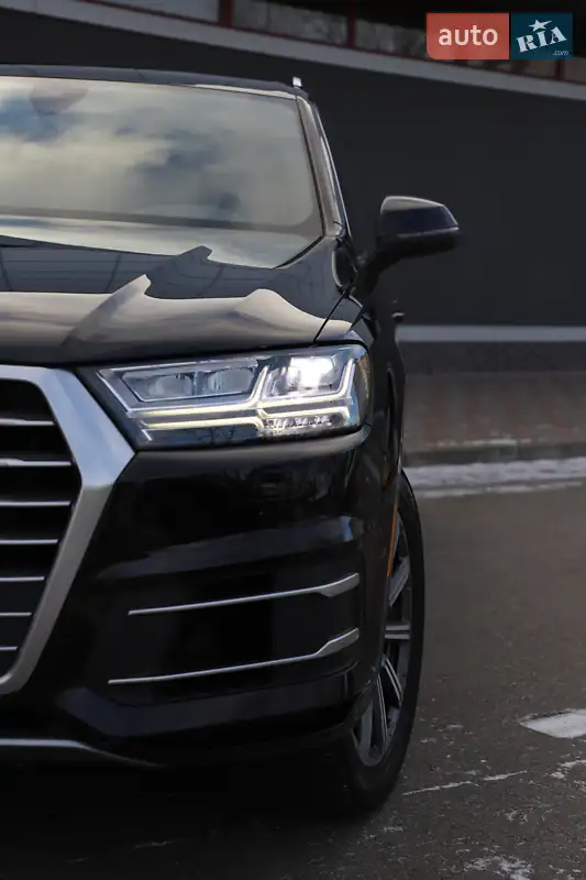 Audi Q7 2017 VIN WA1LAAF75HD058124 фото оголошення 10 з 88
