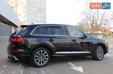Позашляховик / Кросовер Audi Q7 2017 в 
