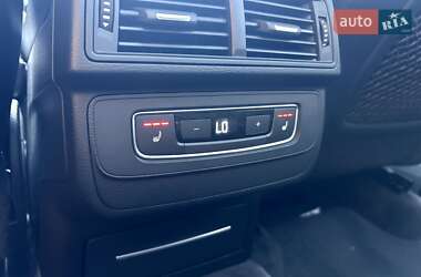 Внедорожник / Кроссовер Audi Q7 2017 в 