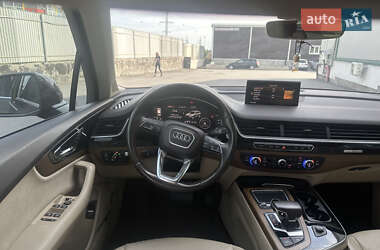 Внедорожник / Кроссовер Audi Q7 2015 в 