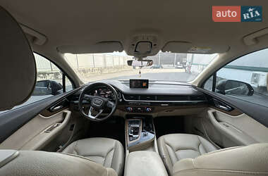 Внедорожник / Кроссовер Audi Q7 2015 в 