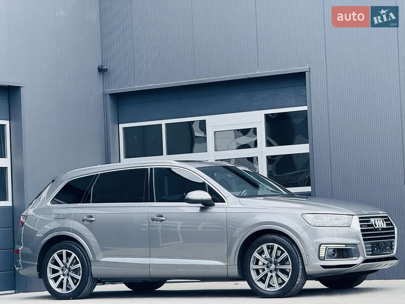 Внедорожник / Кроссовер Audi Q7 2016 в Мукачево