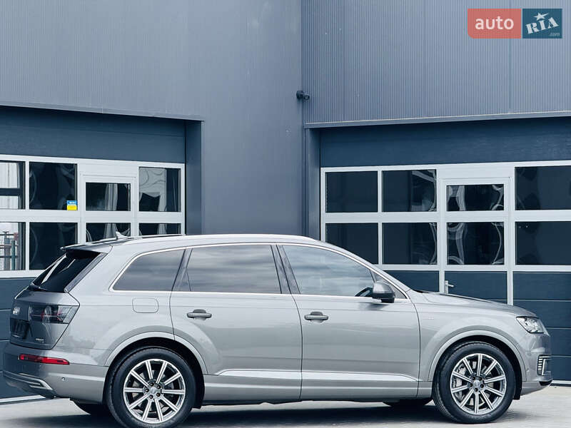 Внедорожник / Кроссовер Audi Q7 2016 в Мукачево