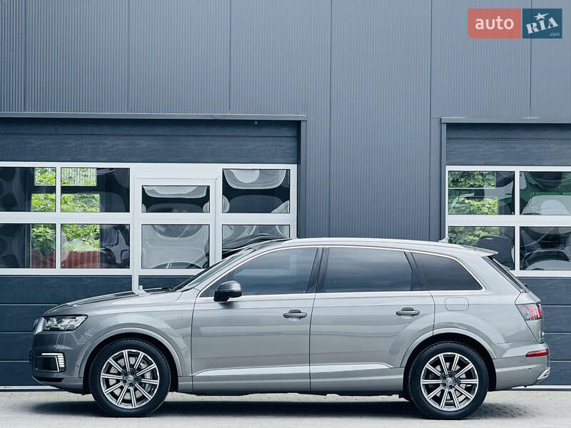 Внедорожник / Кроссовер Audi Q7 2016 в Мукачево