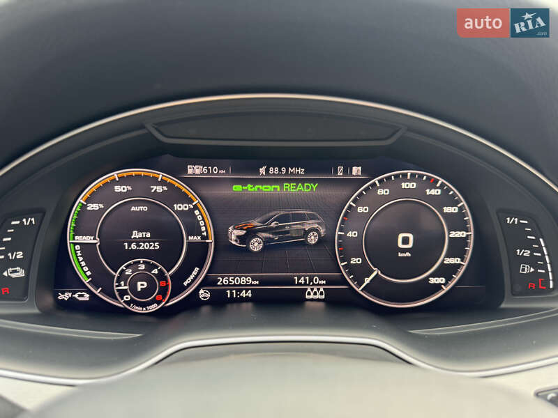 Внедорожник / Кроссовер Audi Q7 2016 в Мукачево