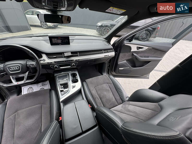 Внедорожник / Кроссовер Audi Q7 2016 в Мукачево