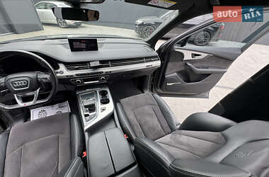Внедорожник / Кроссовер Audi Q7 2016 в 