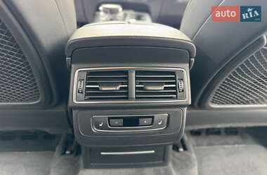 Внедорожник / Кроссовер Audi Q7 2016 в 