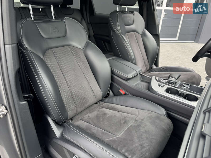 Внедорожник / Кроссовер Audi Q7 2016 в Мукачево