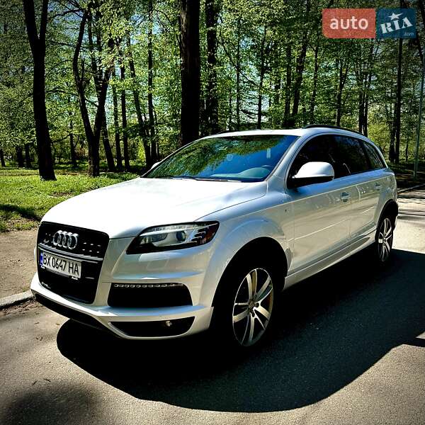 Внедорожник / Кроссовер Audi Q7 2013 в 