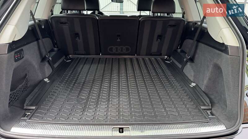 Позашляховик / Кросовер Audi Q7 2016 в Нововолинську