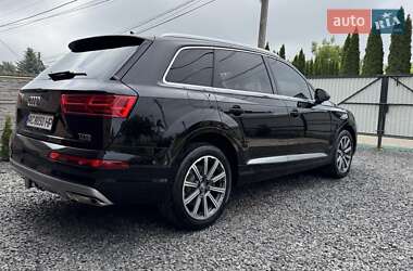 Внедорожник / Кроссовер Audi Q7 2016 в 