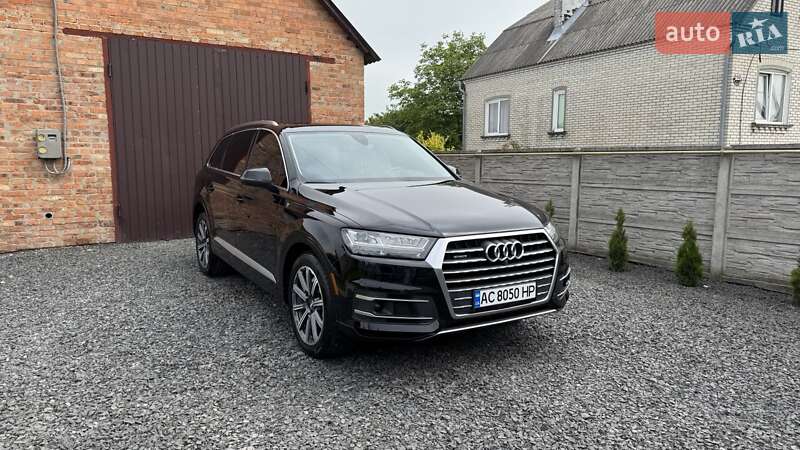 Позашляховик / Кросовер Audi Q7 2016 в Нововолинську