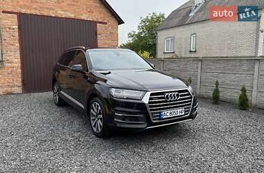 Внедорожник / Кроссовер Audi Q7 2016 в 