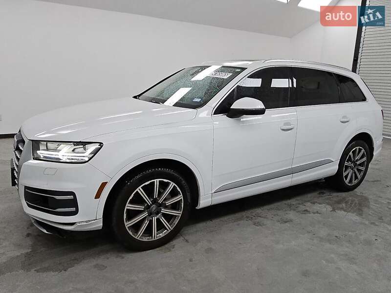 Позашляховик / Кросовер Audi Q7 2018 в 