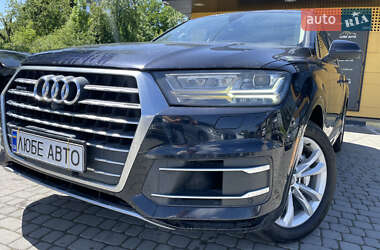 Внедорожник / Кроссовер Audi Q7 2016 в 