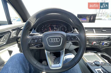 Позашляховик / Кросовер Audi Q7 2016 в 