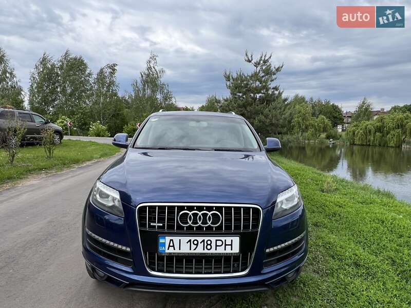 Внедорожник / Кроссовер Audi Q7 2015 в 